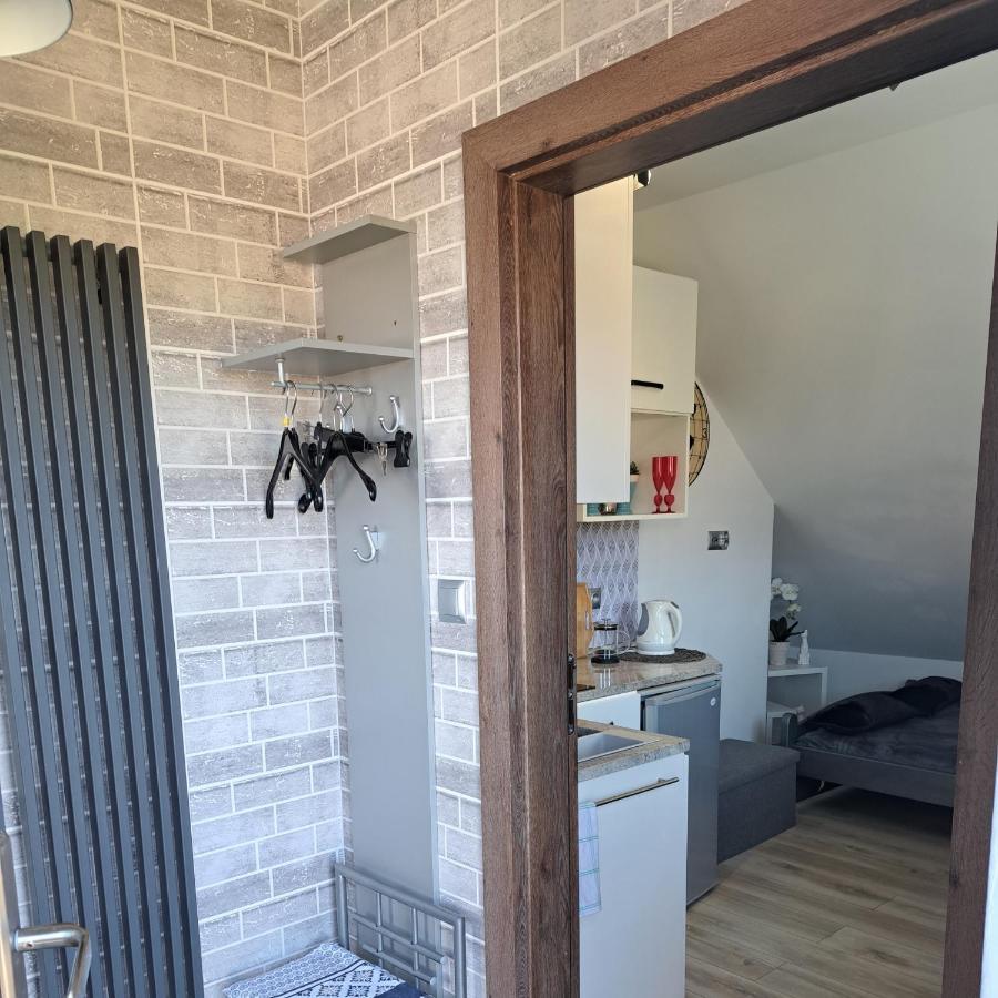 Maly Apartamencik Teo Rewal Exterior foto