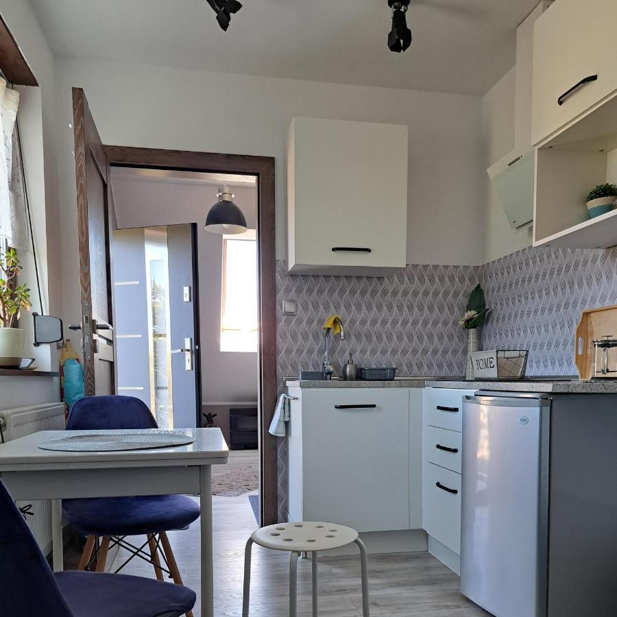Maly Apartamencik Teo Rewal Exterior foto