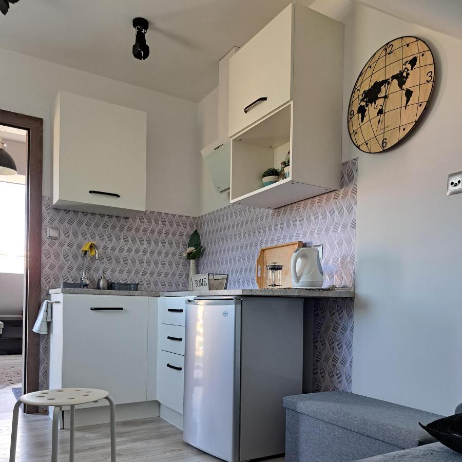 Maly Apartamencik Teo Rewal Exterior foto