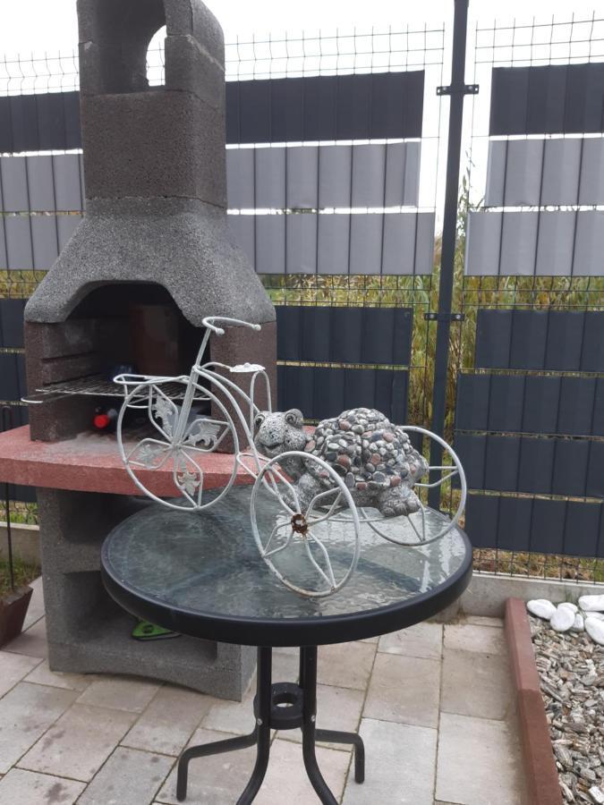 Maly Apartamencik Teo Rewal Exterior foto